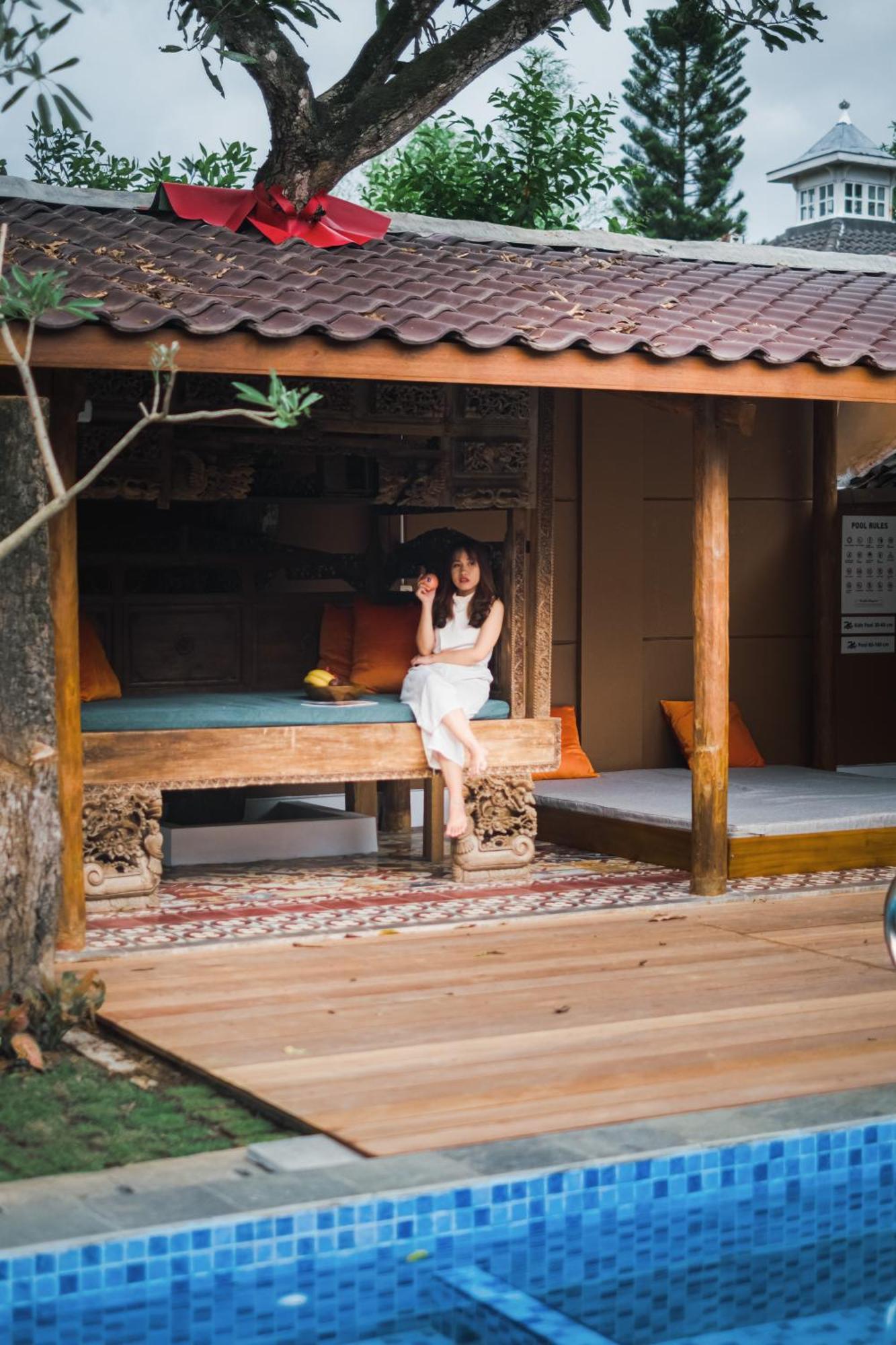 Rumah liburan Entire Heritage Family Friendly In The Center Of Yogya With Swimming Pool - Up To 9 People *